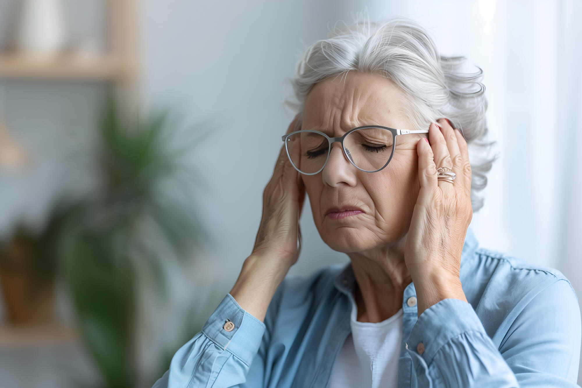 Can Cataracts Cause Headaches? What Seniors Should Know